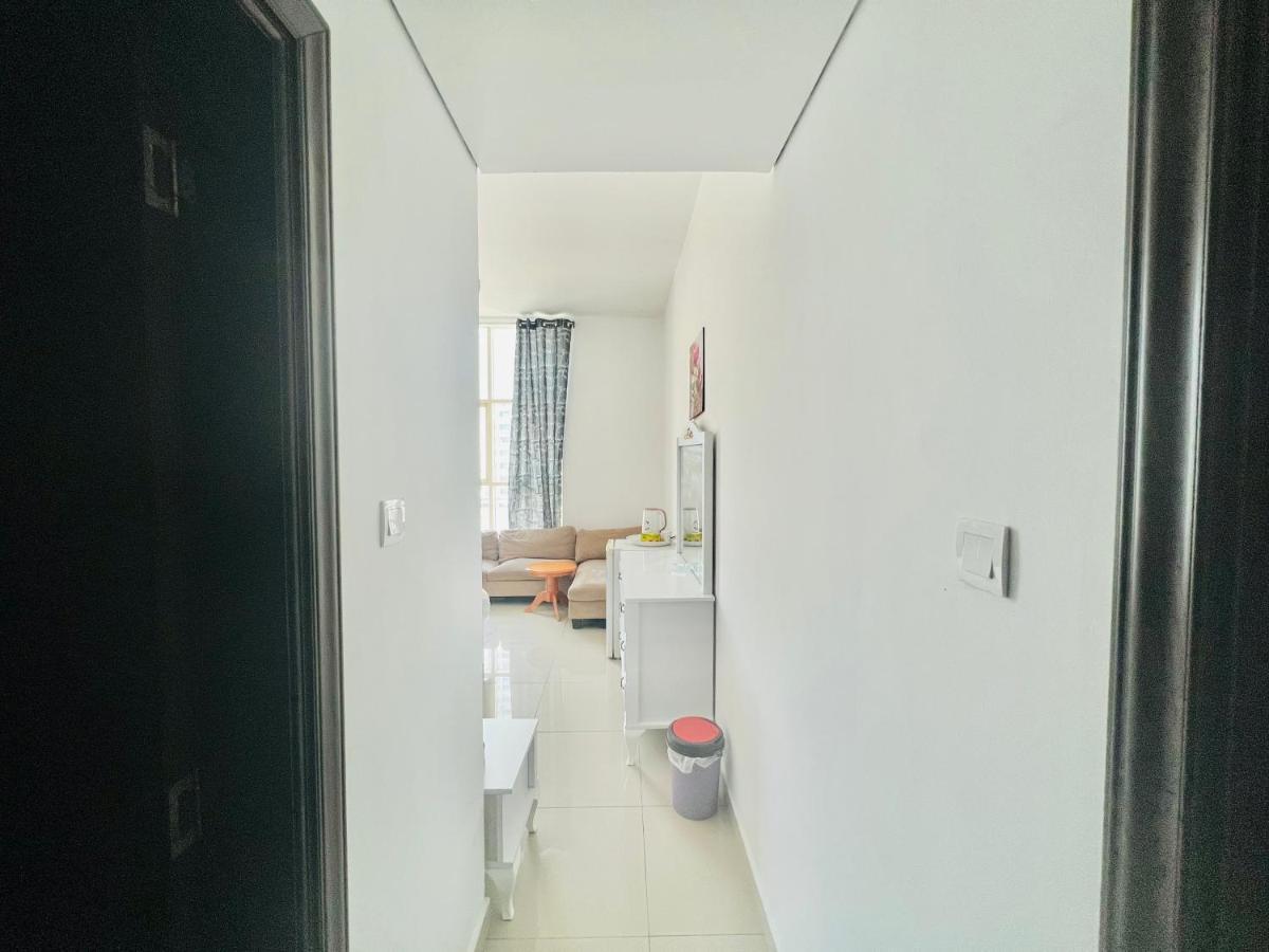 Private Room In 2Br Apartment Dubai Eksteriør bilde